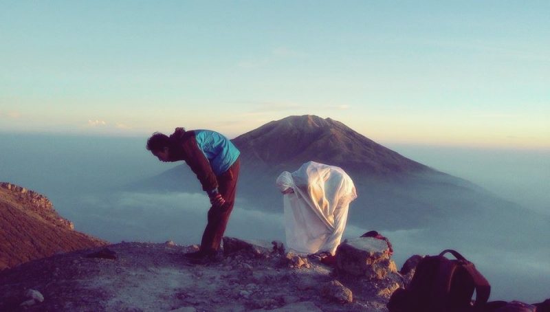 bersyukur sampai puncak gunung