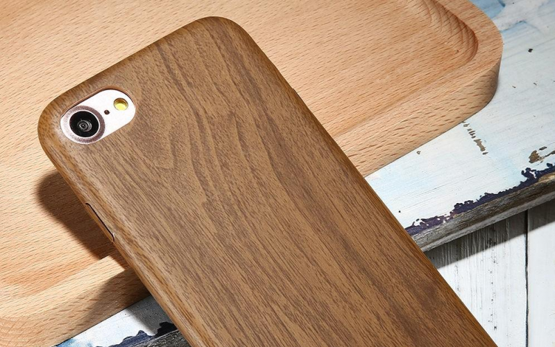 casing handphone dari kayu bekas