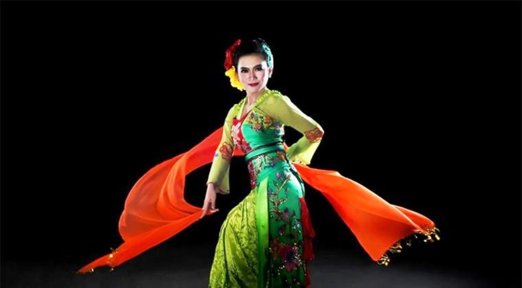 contoh tari erotis (tari jaipongan)