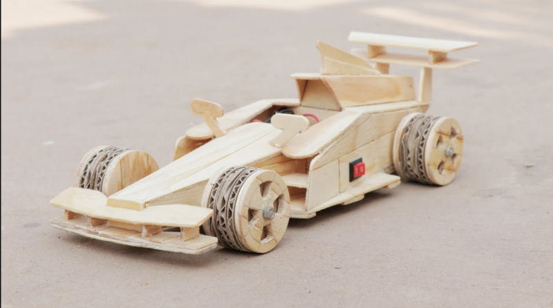 mainan dari kayu bekas