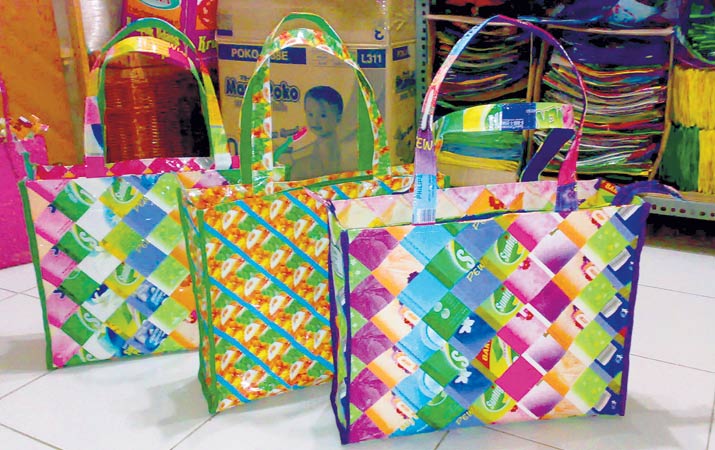 tas dari sampah plastik